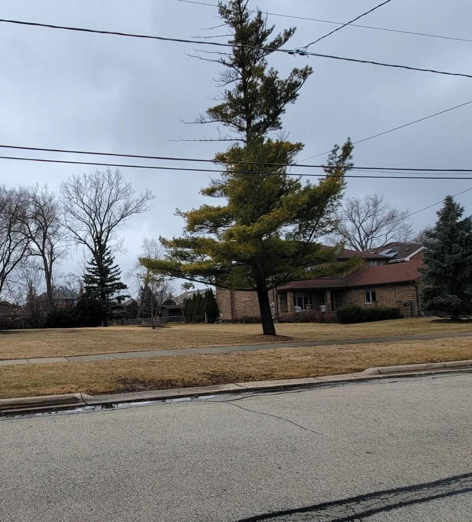 8619 W Park Ln., Niles, IL 60714
