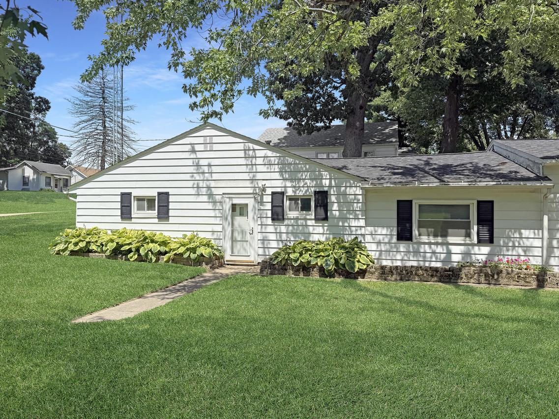 1602 E De Leon St., Freeport, IL 61032