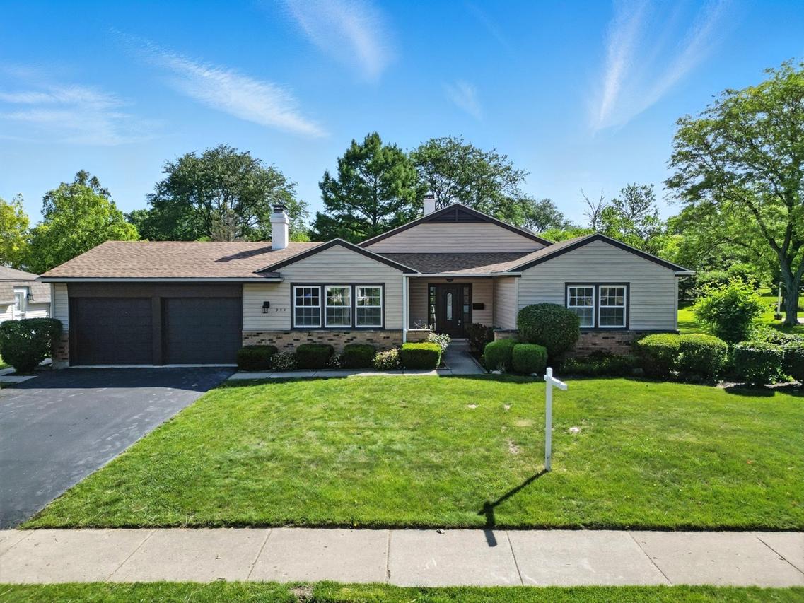 954 W Peregrine Dr., Palatine, IL 60067