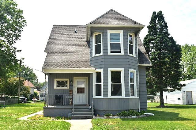 1207 4th Ave., Sterling, IL 61081