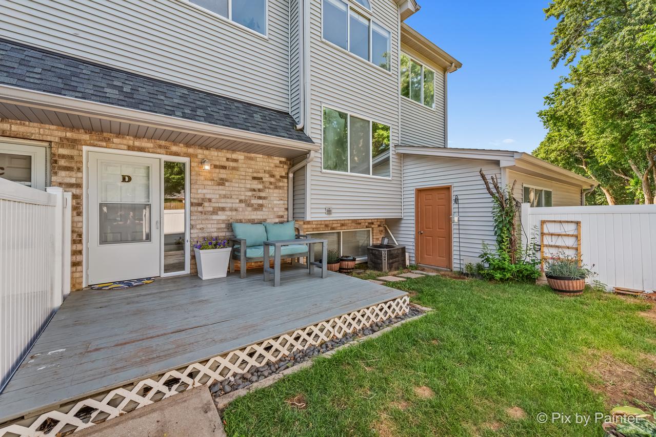 392 Park Ridge Ln. #D, Aurora, IL 60504
