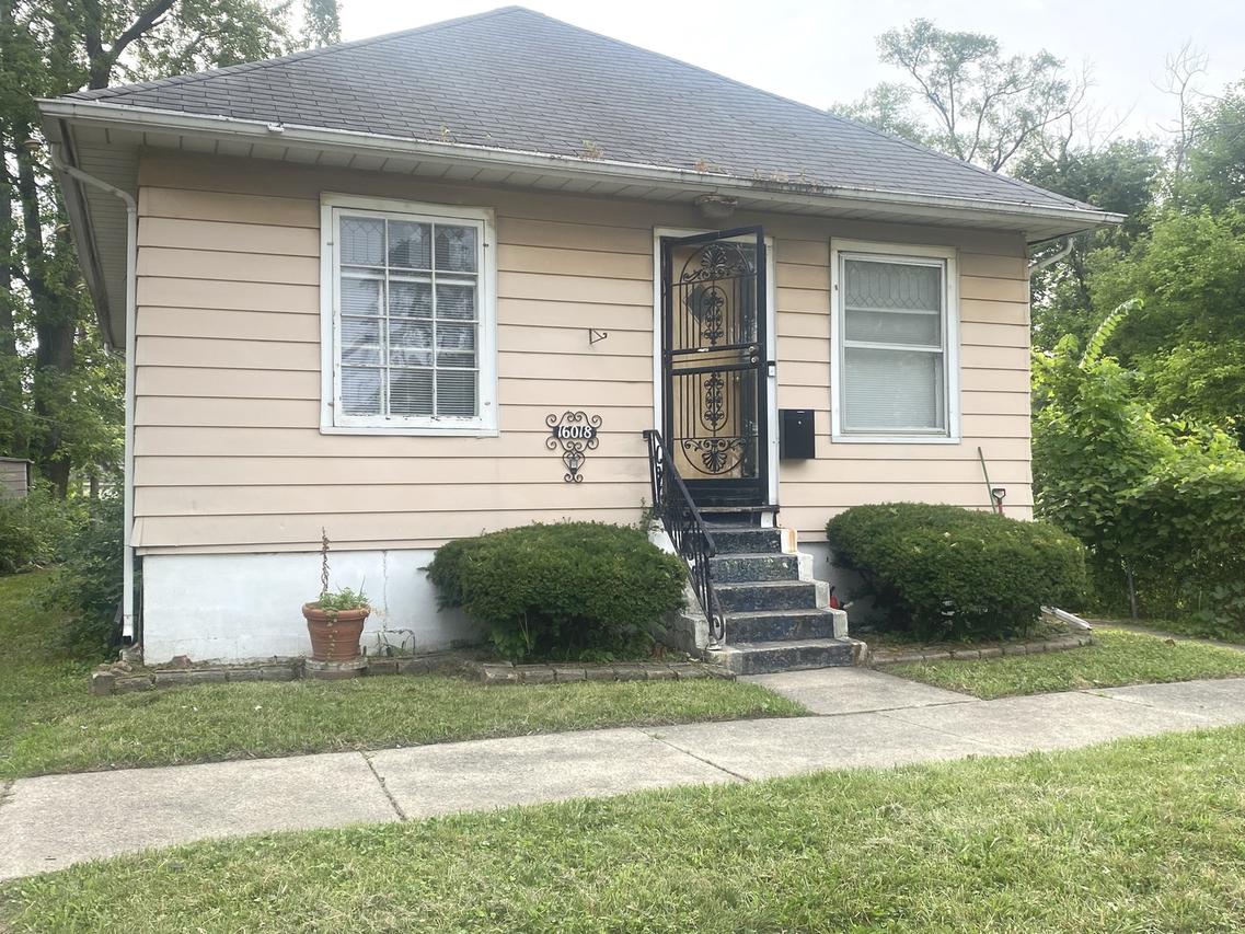 16018 Loomis Ave., Harvey, IL 60426