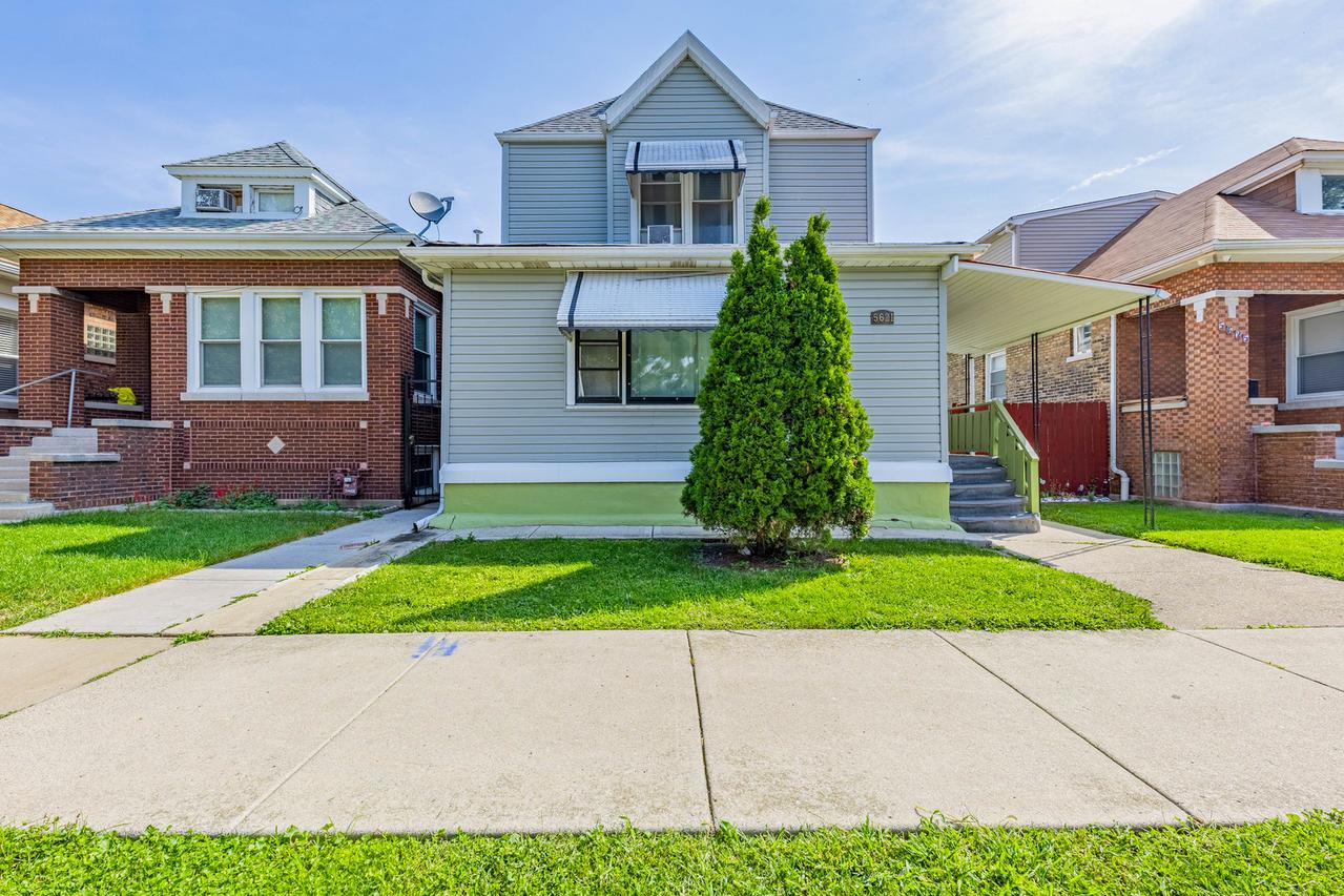 5621 S Sawyer Ave., Chicago, IL 60629