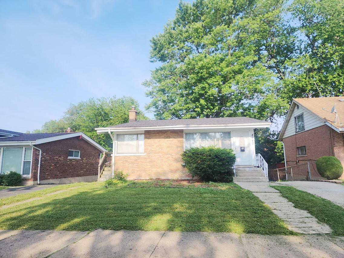 8340 S Dorchester Ave., Chicago, IL 60619