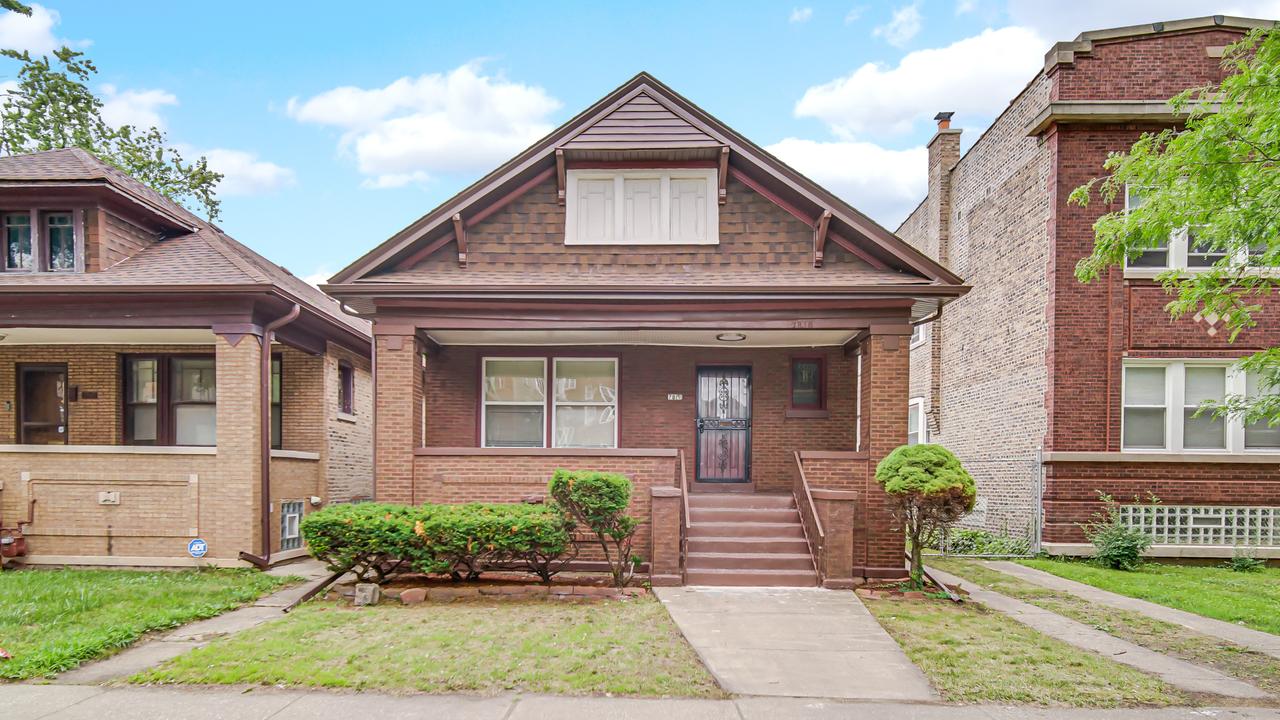 7819 S Colfax Ave., Chicago, IL 60649