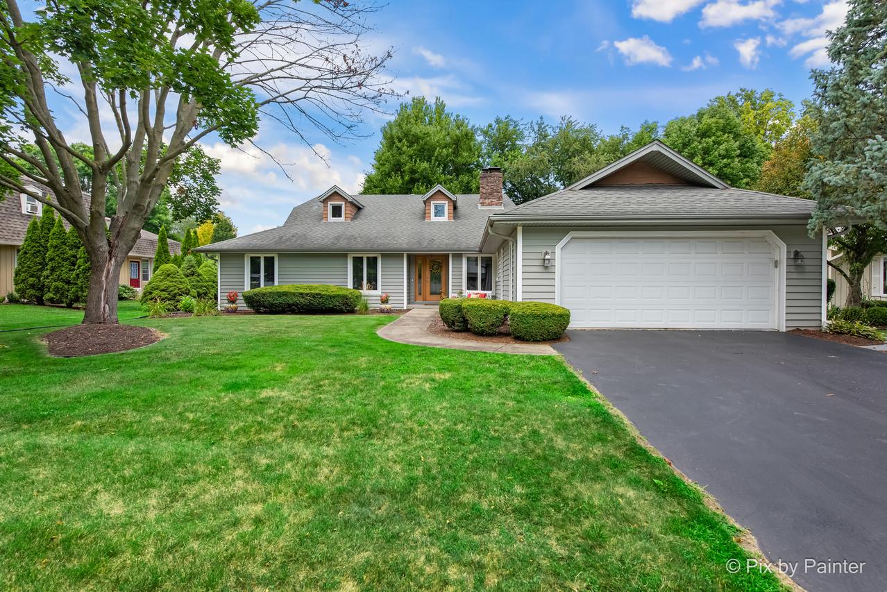 1131 Candlenut Dr., Naperville, IL 60540