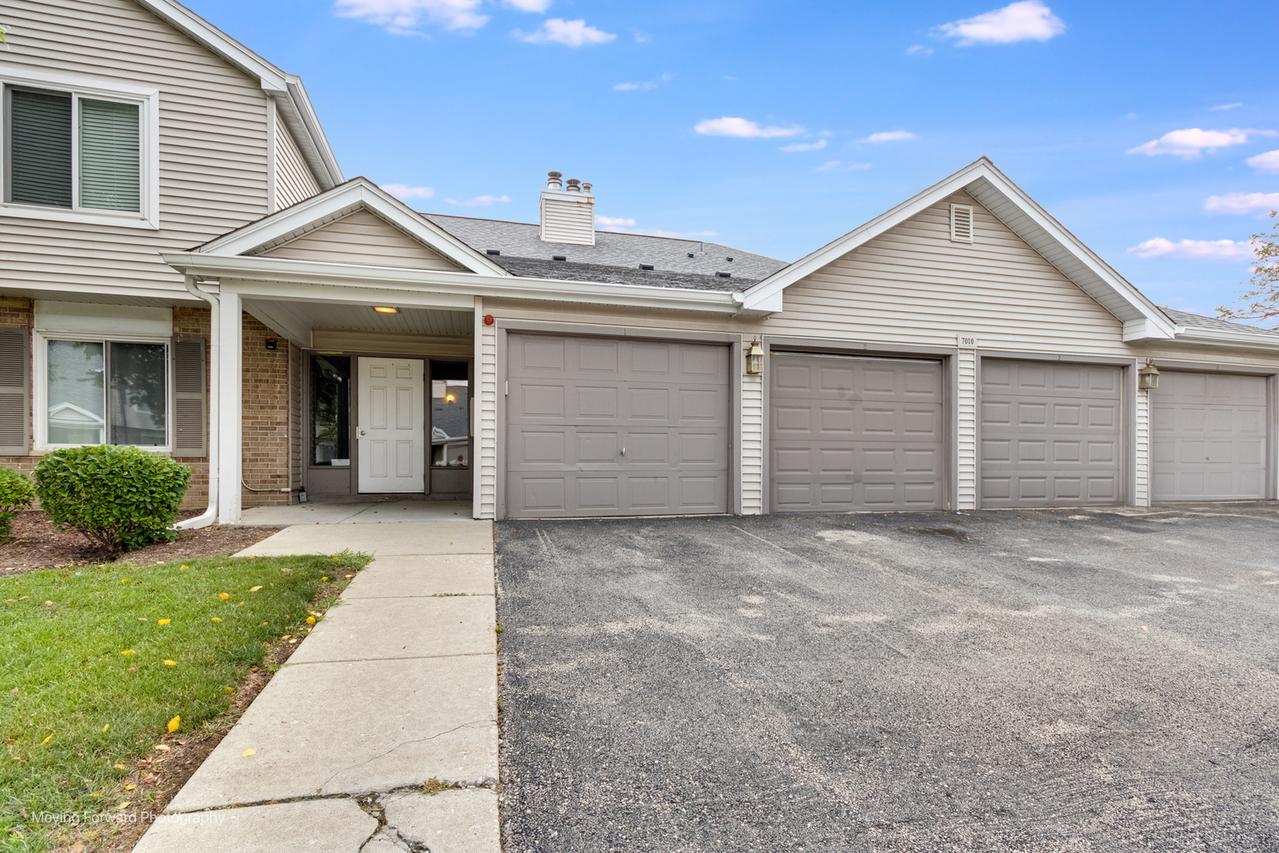 7010 Remington Ct. #204, Woodridge, IL 60517
