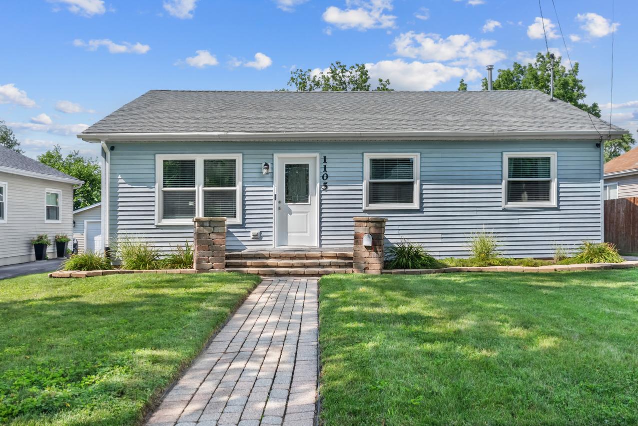 1105 W New York St., Aurora, IL 60506