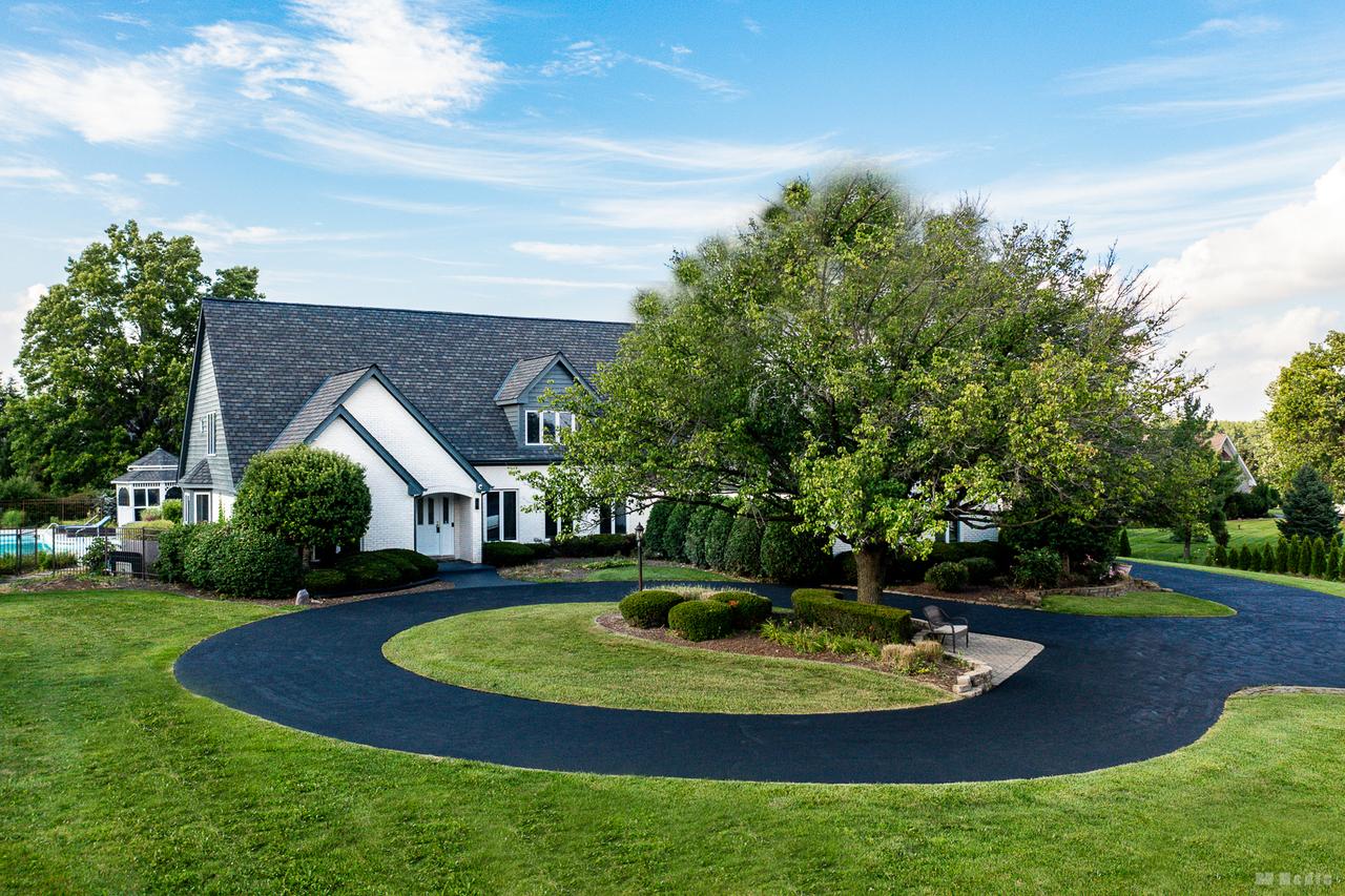 59 Horseshoe Ln., Lemont, IL 60439