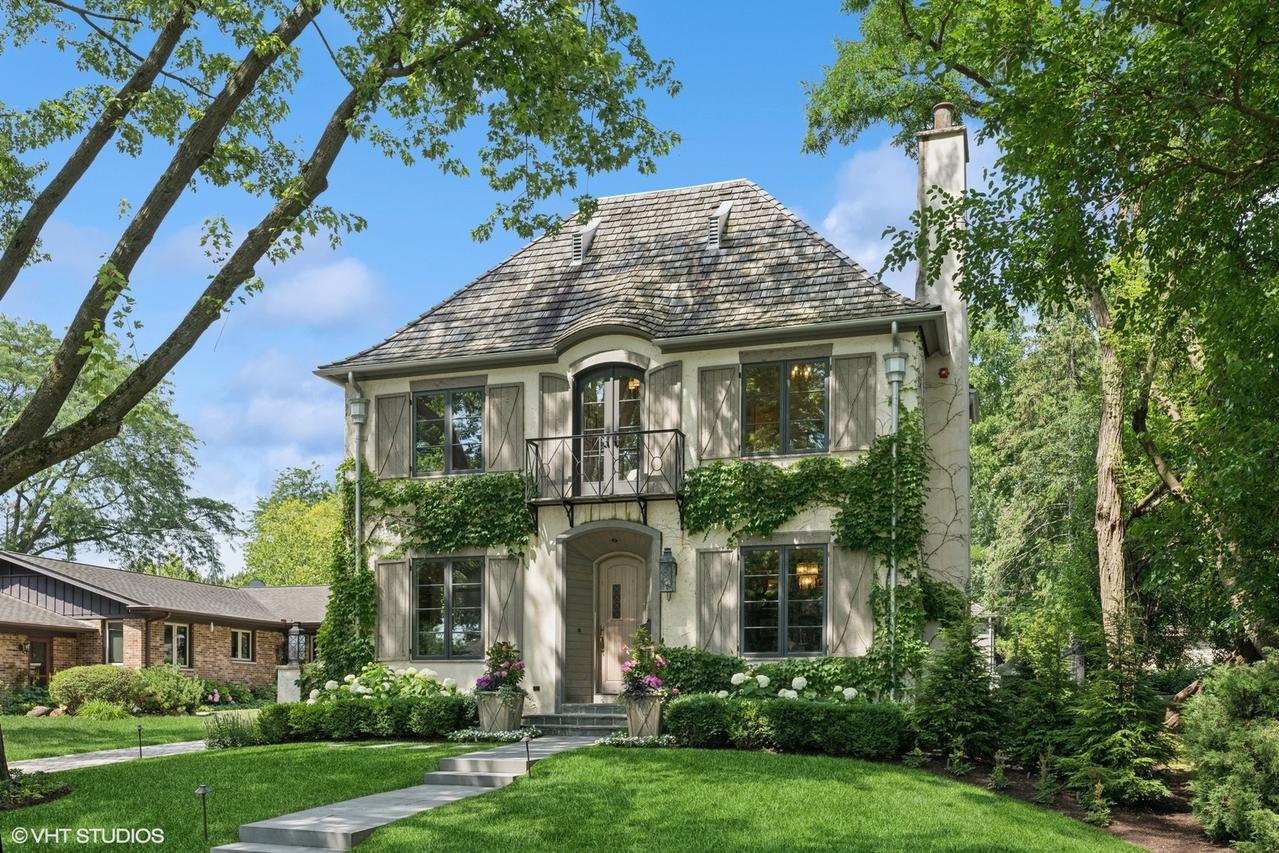 738 S Grove Ave., Barrington, IL 60010