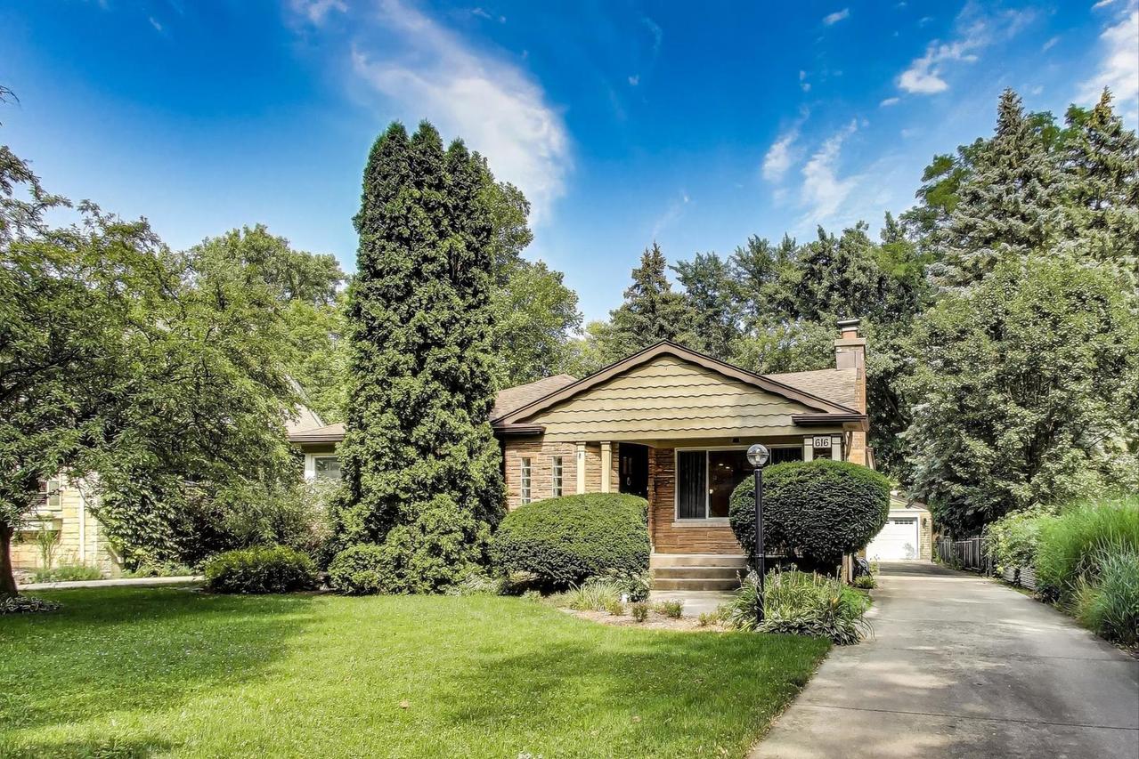 616 N Oak Park Ave., Oak Park, IL 60302