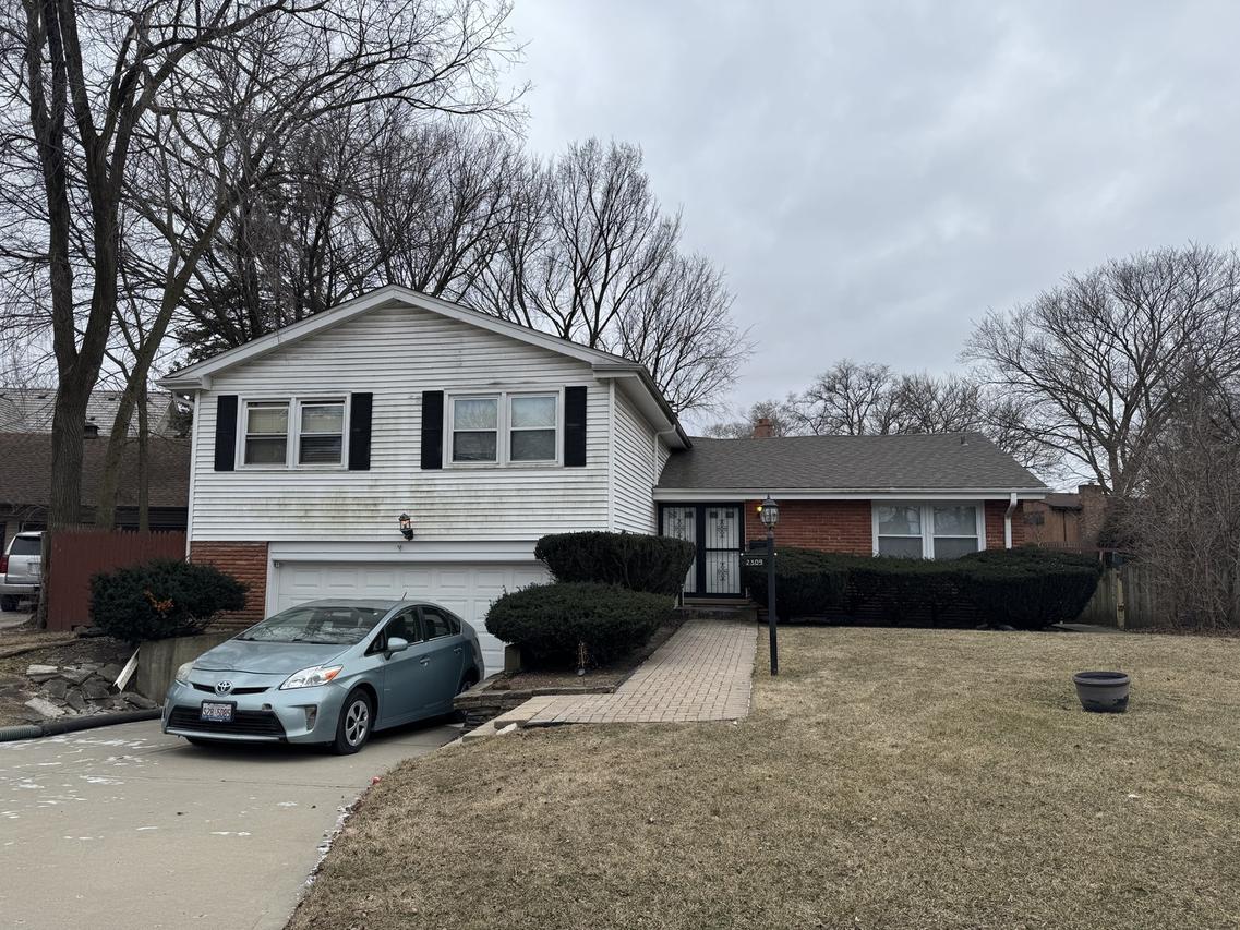 2309 Malik Ct., Glenview, IL 60025