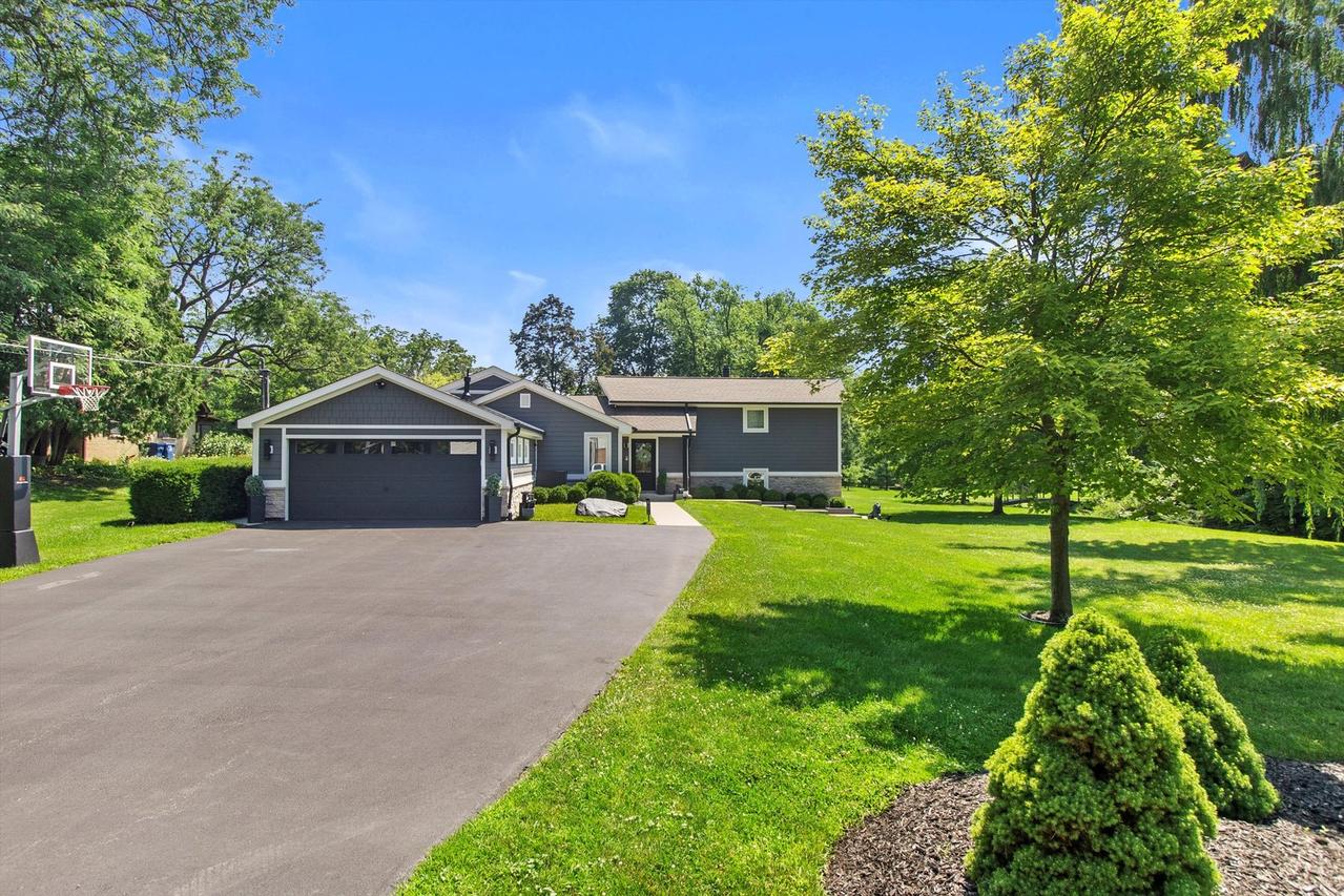 919 Fuller Rd., Gurnee, IL 60031