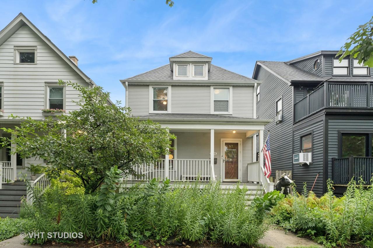 1741 W Carmen Ave., Chicago, IL 60640
