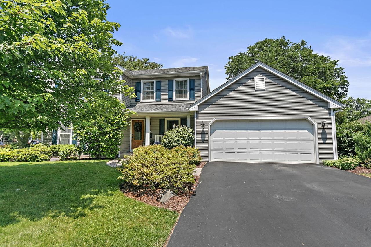 740 Fairview Ave., Glen Ellyn, IL 60137