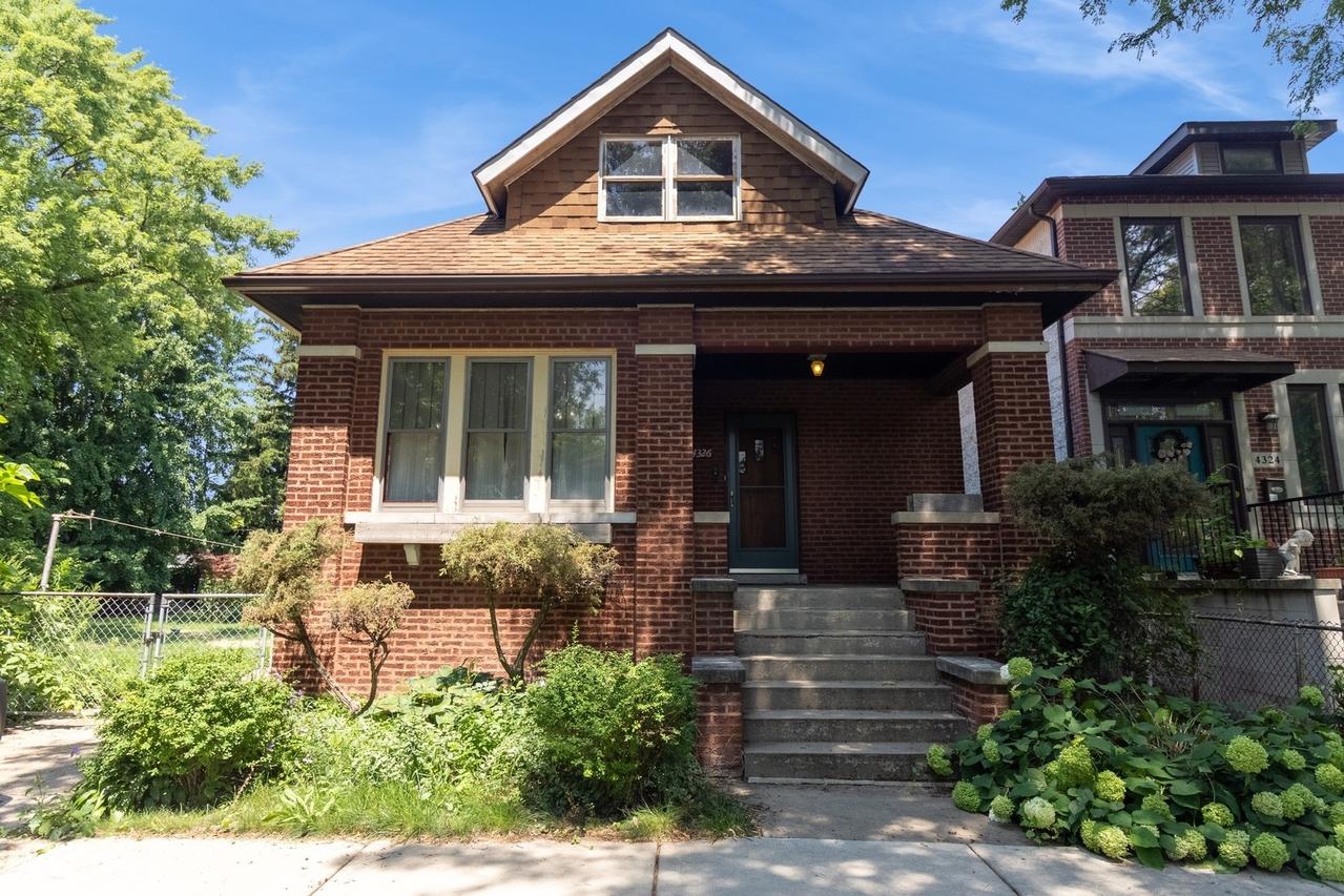4326 W School St., Chicago, IL 60641