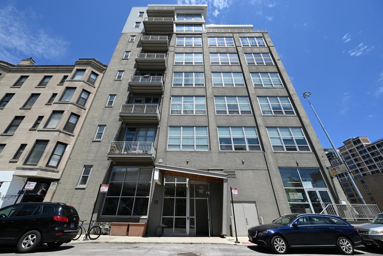 770 W Gladys Ave. #606, Chicago, IL 60661