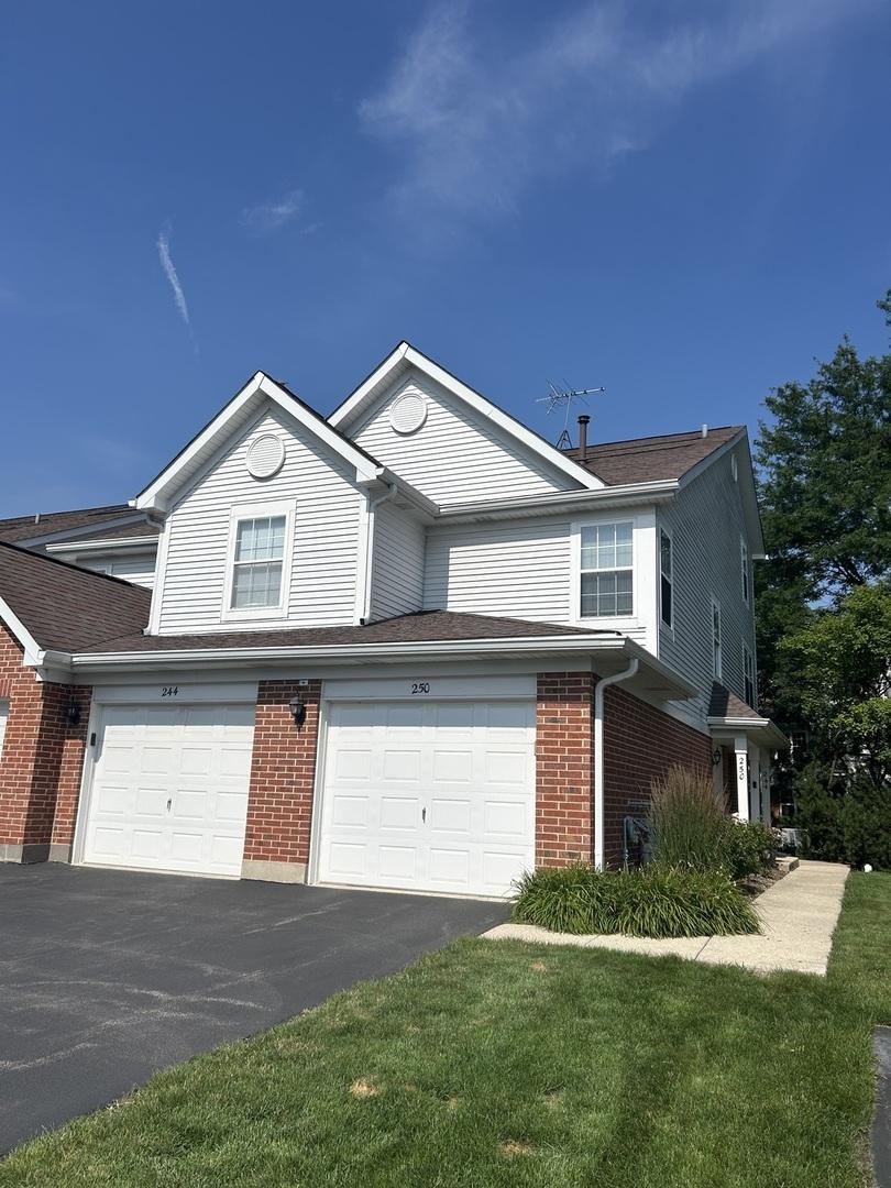 250 Ashbury Ln., Roselle, IL 60172
