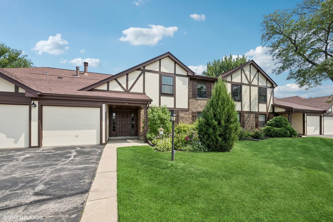 1538 Heather Ct. #B2, Wheeling, IL 60090