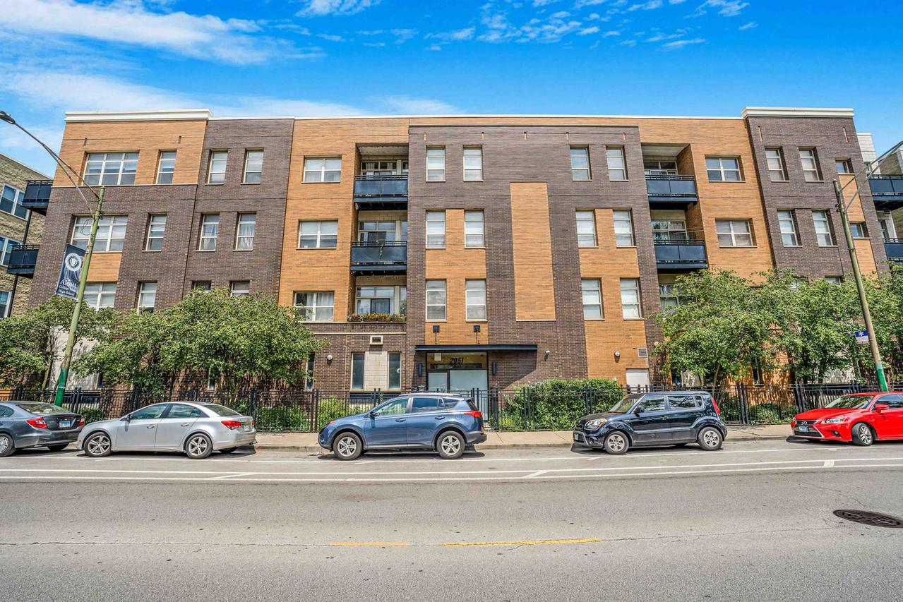 2951 N Clybourn Ave. #406, Chicago, IL 60618