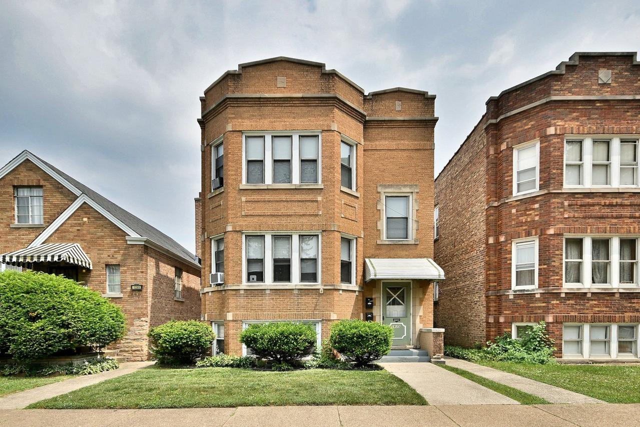 1835 Home Ave., Berwyn, IL 60402