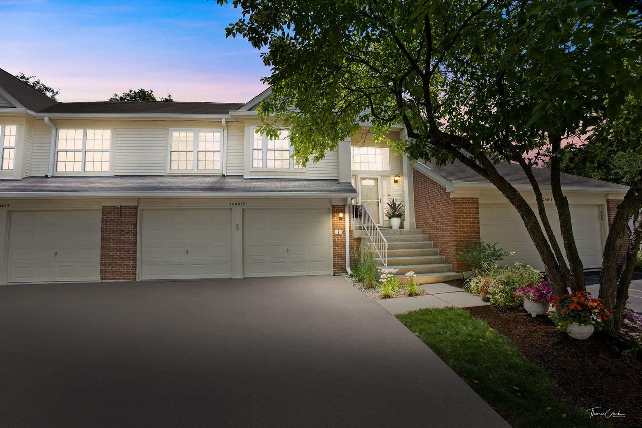 30W019 Plum Ct., Warrenville, IL 60555