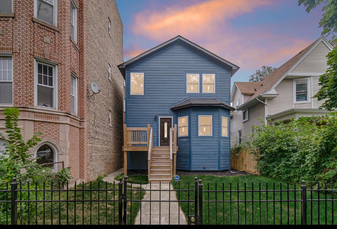 37 N Lotus Ave., Chicago, IL 60644