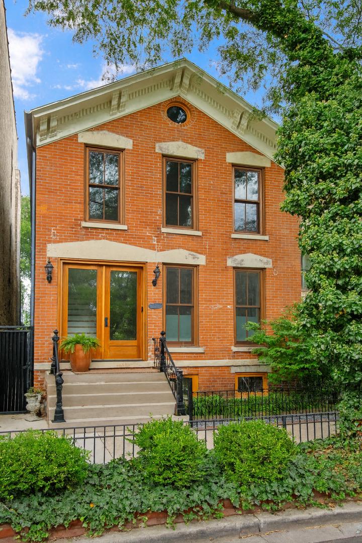1714 N Sedgwick St., Chicago, IL 60614