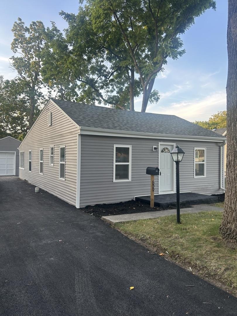 609 E Livingston St., Pontiac, IL 61764