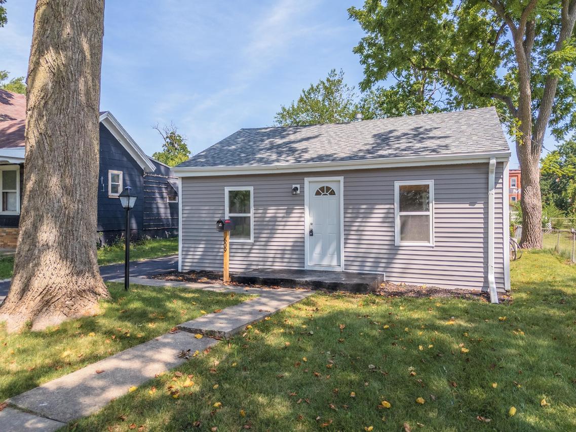 609 E Livingston St., Pontiac, IL 61764