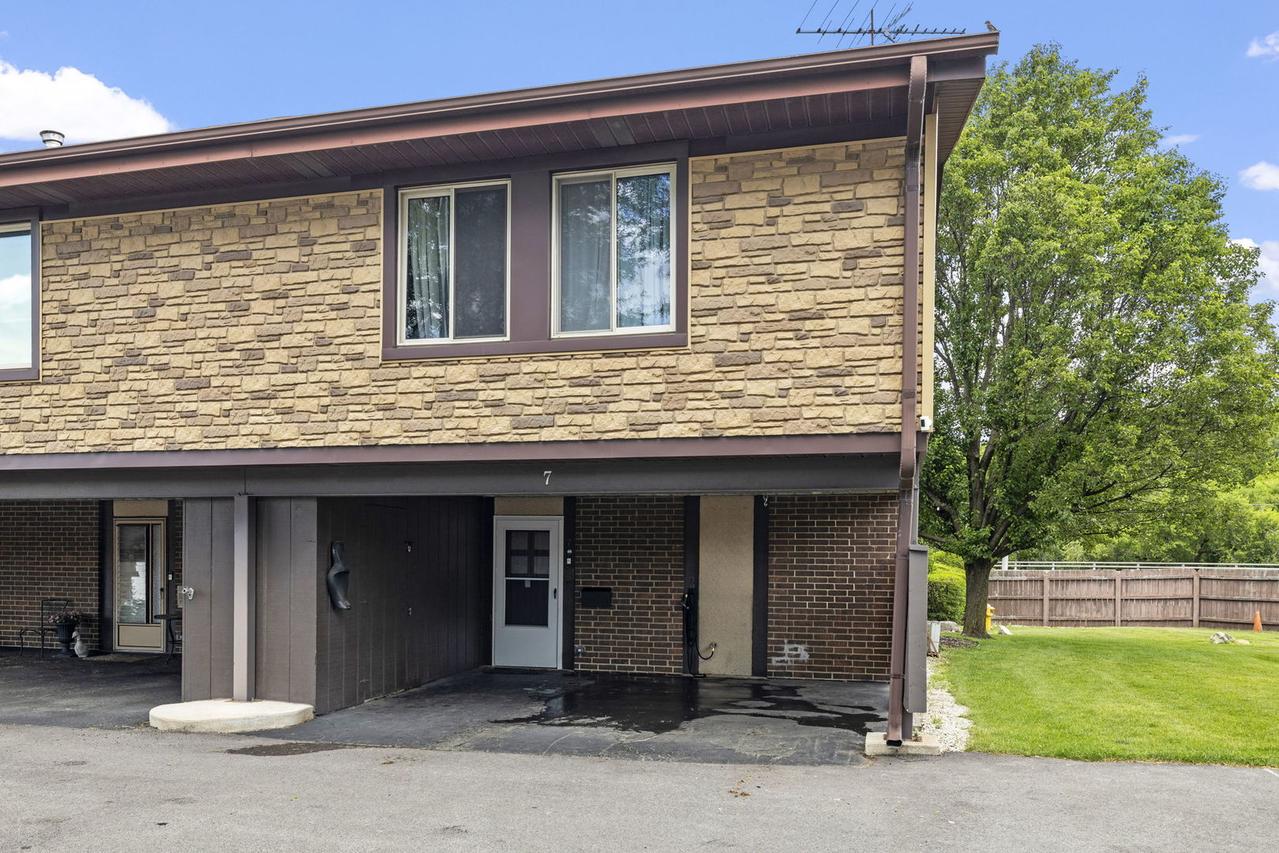 7 Cour Versaille, Palos Hills, IL 60465