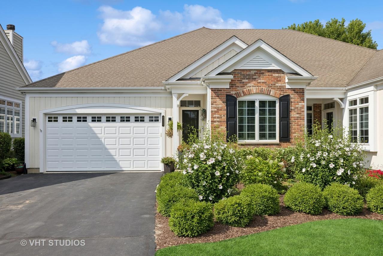 4220 Weatherstone Rd., Crystal Lake, IL 60014