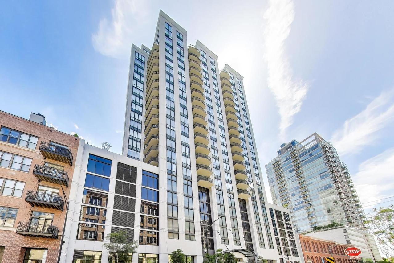 435 W Erie St. #1207, Chicago, IL 60654
