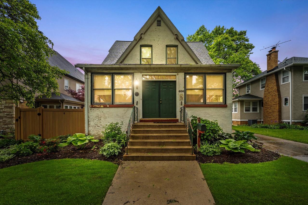 606 N Brainard Ave., La Grange Park, IL 60526