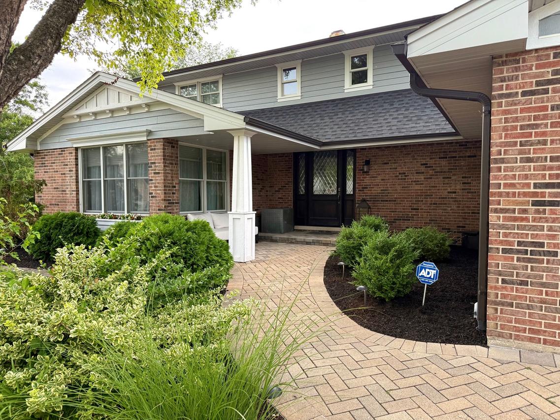 6345 Meadow Ln., Willowbrook, IL 60527