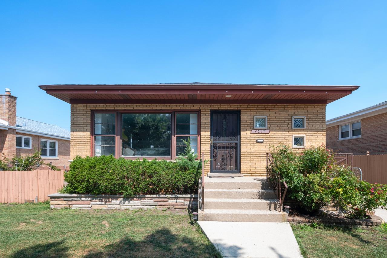 9217 Major Ave., Oak Lawn, IL 60453
