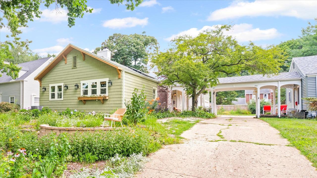 611 W Iowa St., Urbana, IL 61801