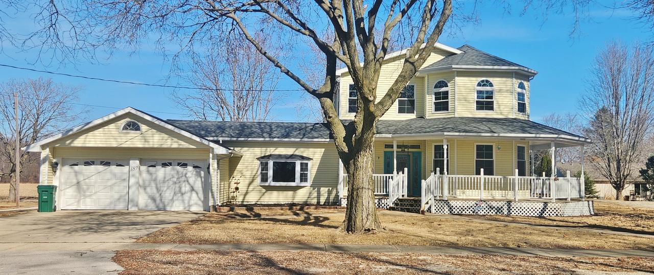187 W Union St., Seneca, IL 61360