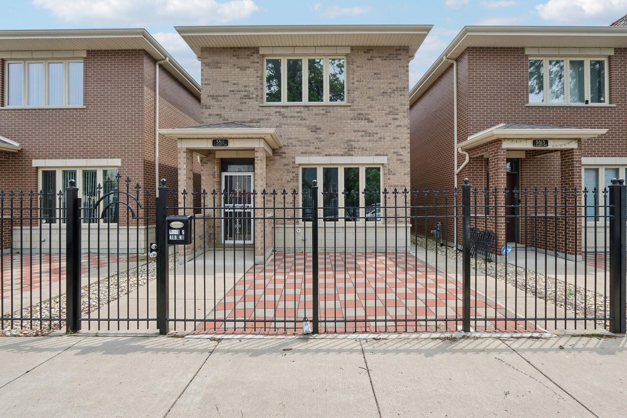 3811 S Albany Ave., Chicago, IL 60632