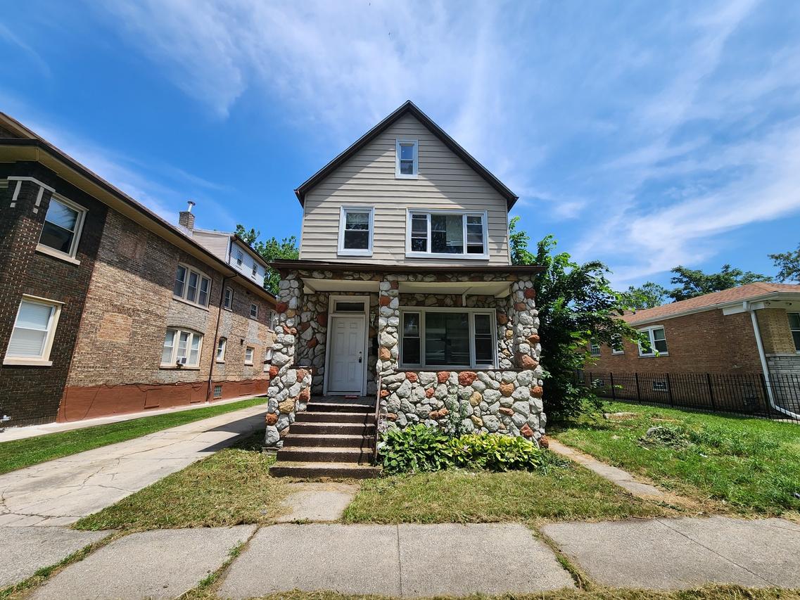 12211 S Wallace St., Chicago, IL 60628