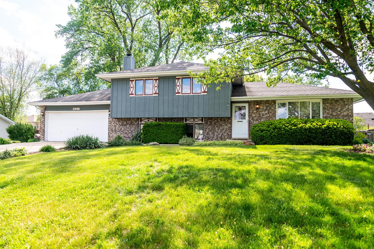 1N280 Morse St., Carol Stream, IL 60188