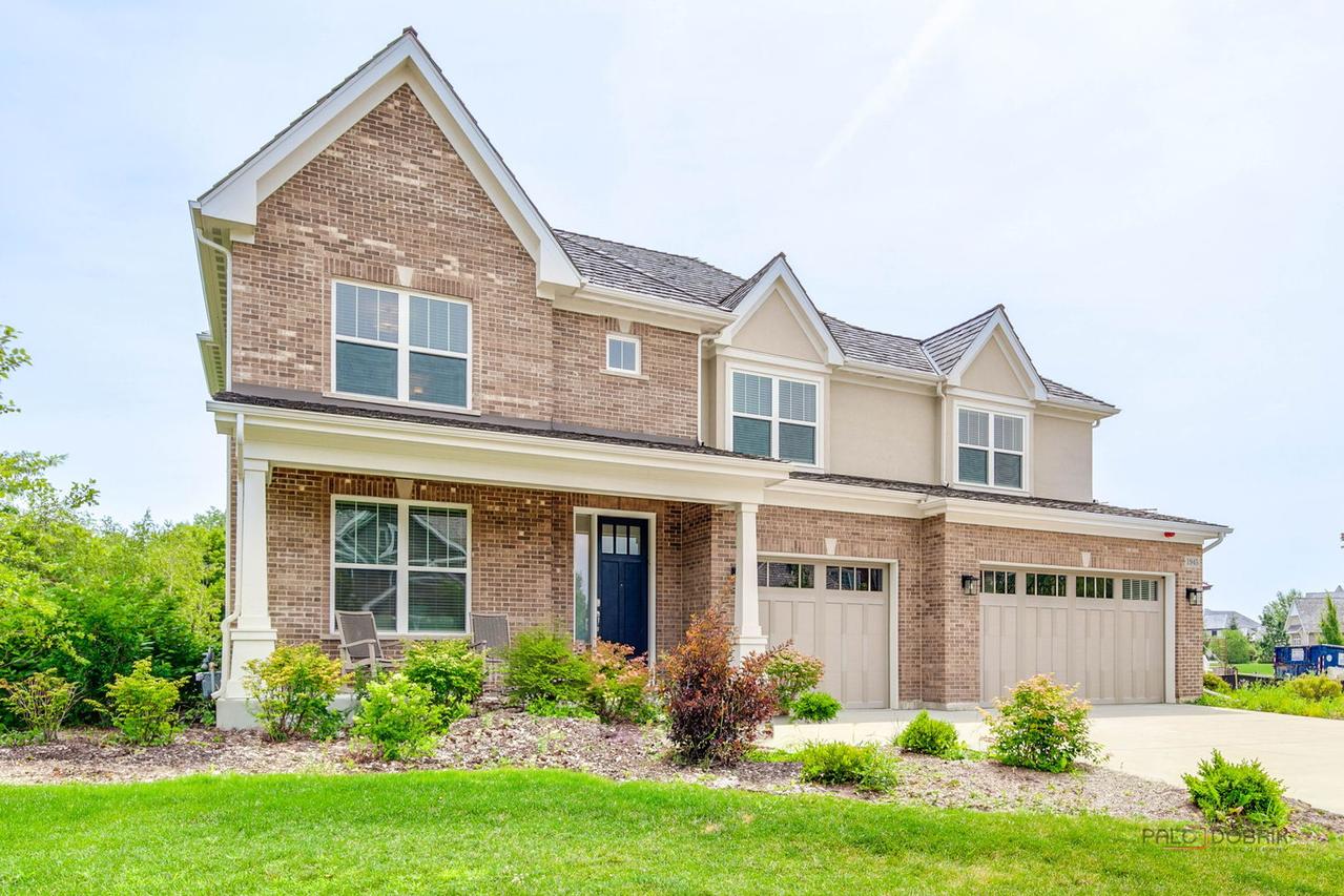 1945 N Lake Charles Dr., Vernon Hills, IL 60061