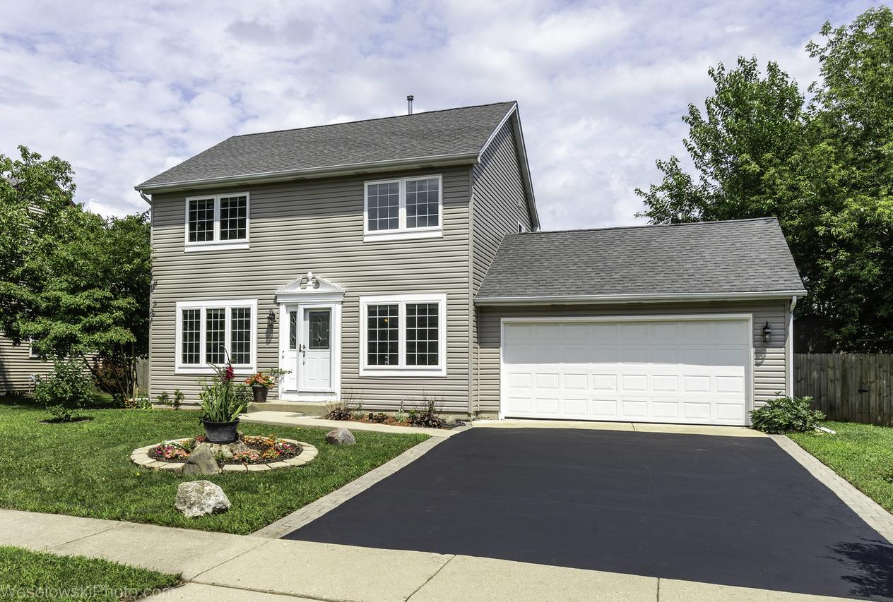 2004 Pine Dr., Mchenry, IL 60051