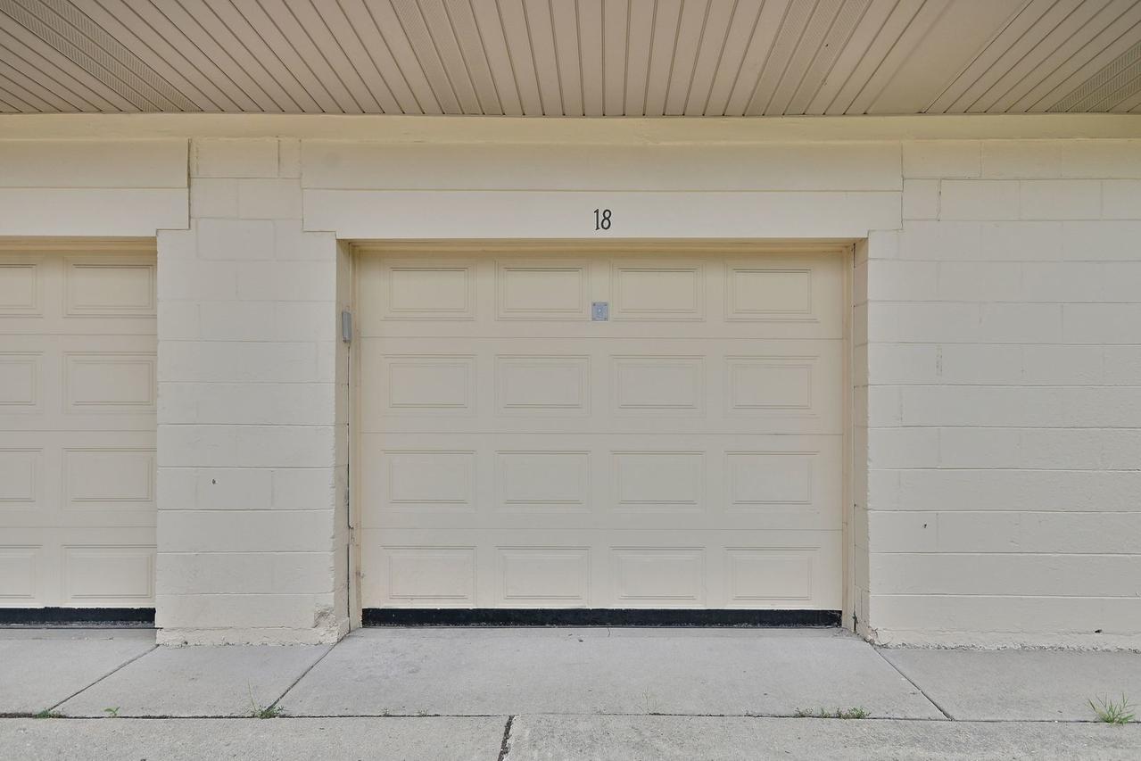 960 Beau Dr. #18, Des Plaines, IL 60016