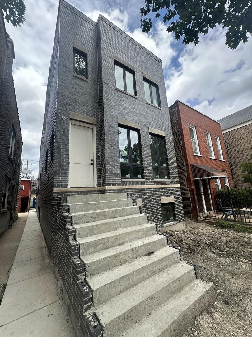 2638 W Superior St., Chicago, IL 60612
