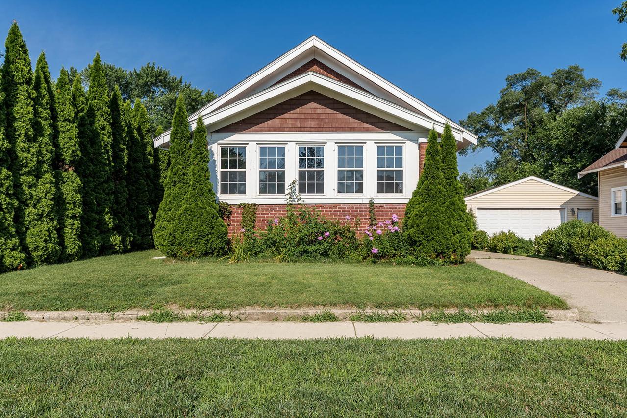 2117 S 5th St., Rockford, IL 61104
