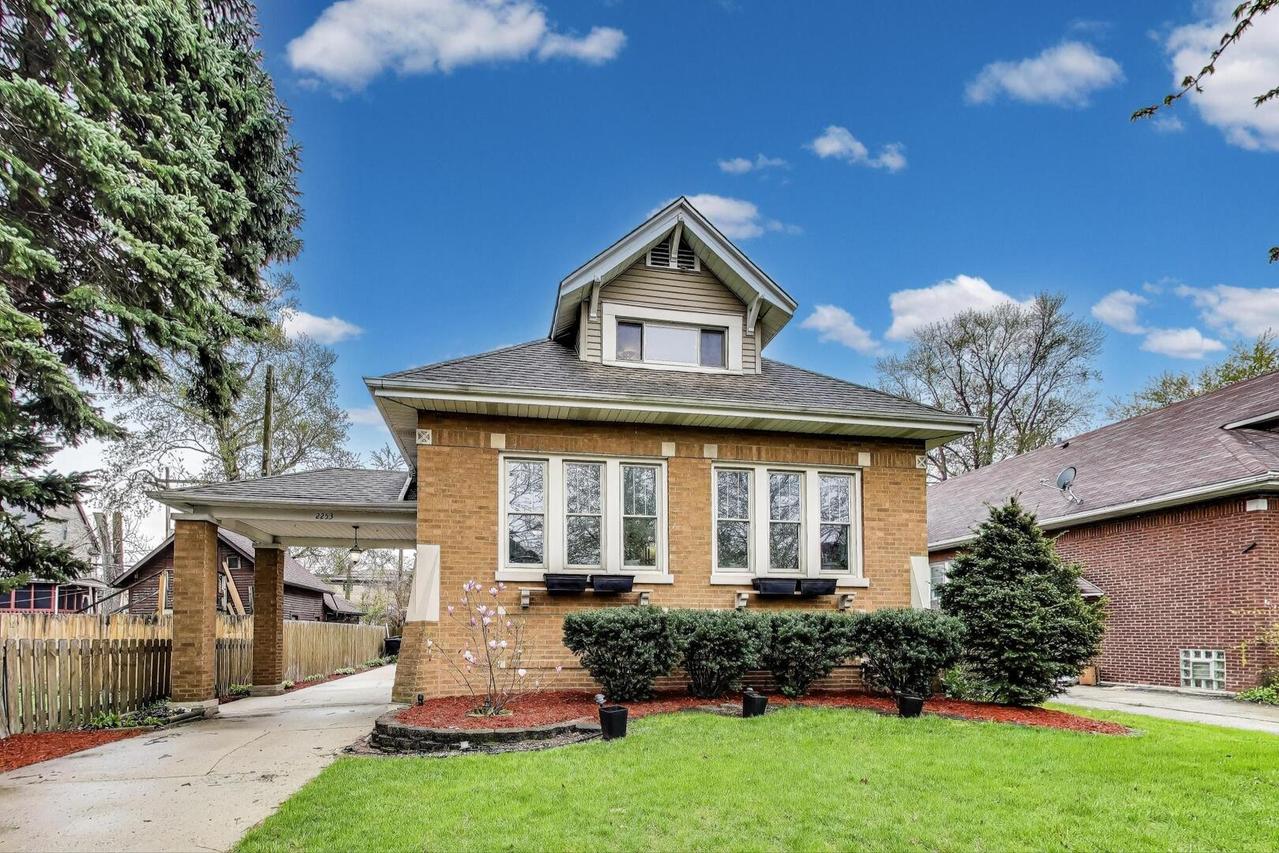 2253 W 110th Pl., Chicago, IL 60643