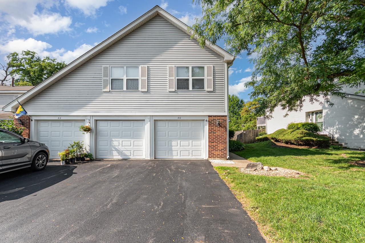 20 Willow Cir., Cary, IL 60013