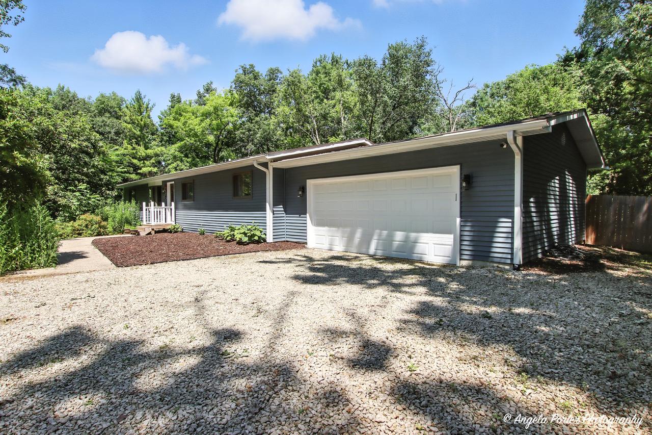 3214 Edgewood Dr., Wonder Lake, IL 60097