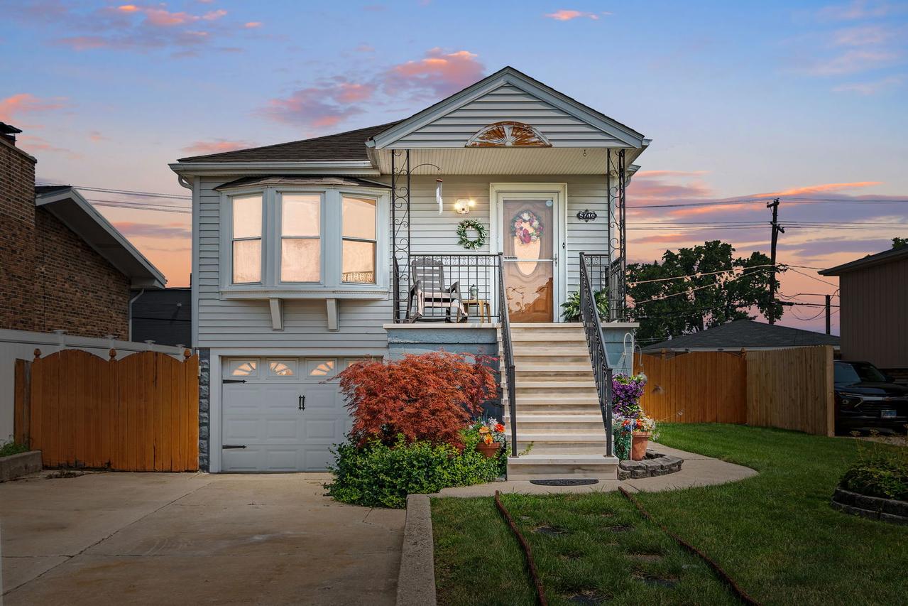 5740 W 87th Pl., Oak Lawn, IL 60453